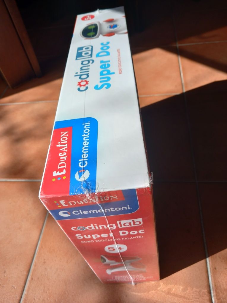 Brinquedo: Super Doc - Robô educativo falante