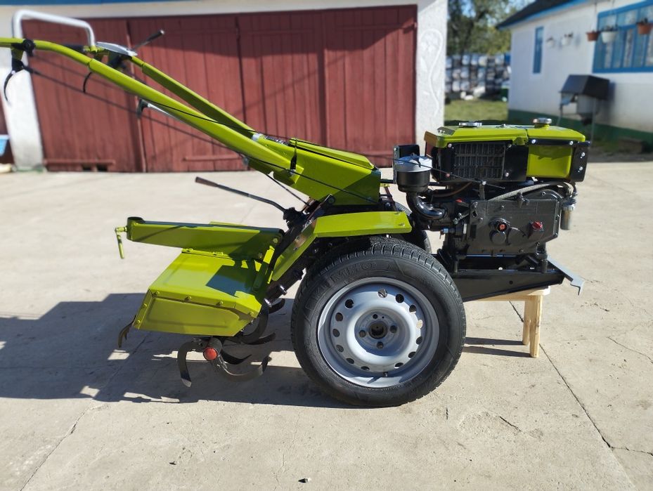 Продам мотоблок 8 кс