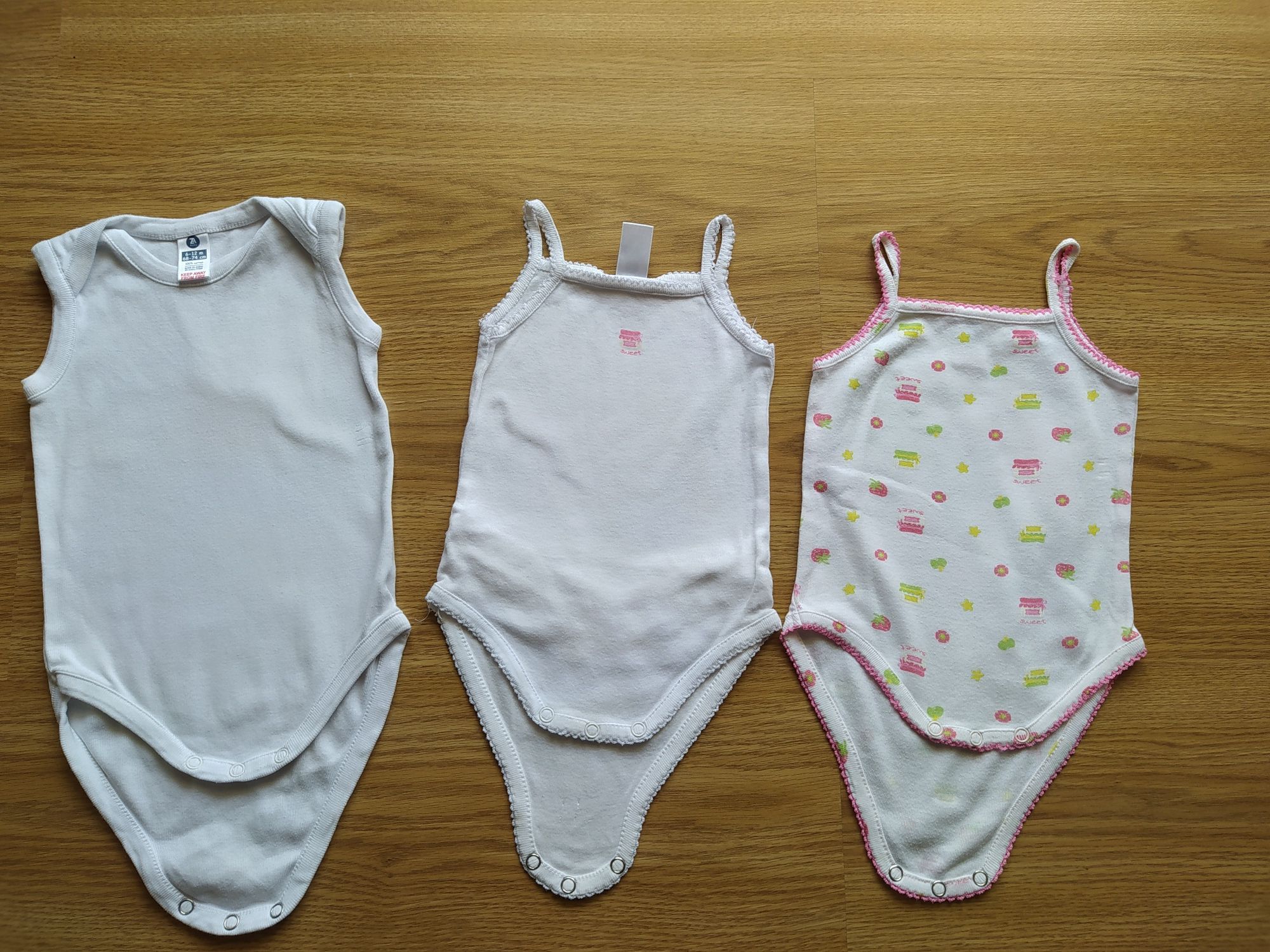 Conjunto três bodys interiores 6 meses