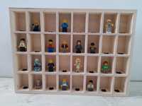 Półka na ludziki z klocków LEGO
