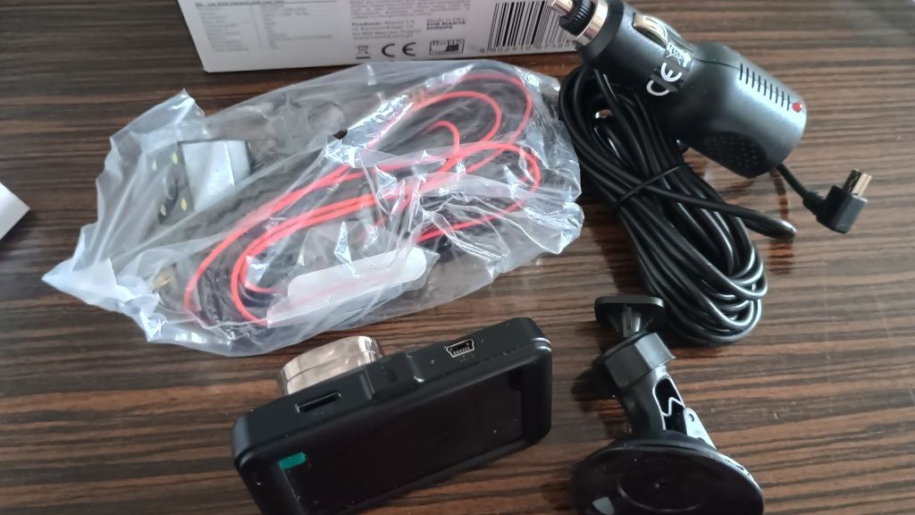 Rejestrator samochodowy kamerka FHD z kamerką wst. Manta DVR401F DUO