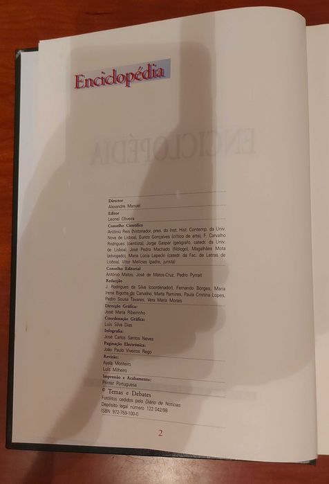 Dicionário Enciclopédico (3 Volumes) – Temas & Debates