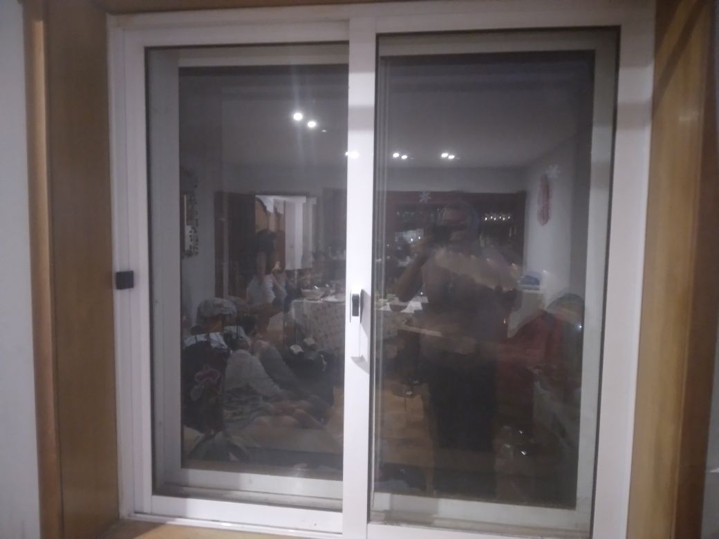 Vendo janela de correr com 1.15x1.20.