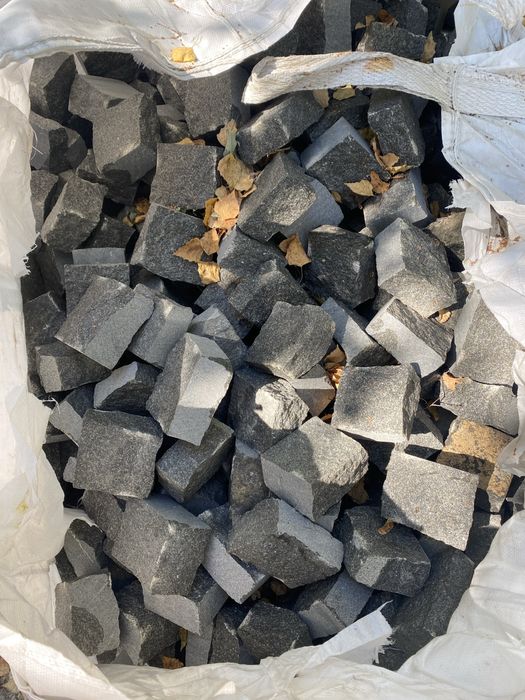 Бруківка, коцка , натуральний камінь