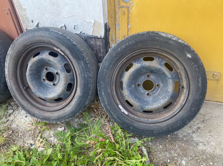 Komplet felg z oponami. Felgi stalowe rozmiar 15 cali. Peugeot 207