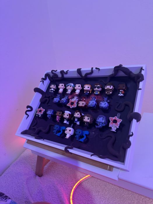 стенд для фігурок stranger things кіндер джой, дивні дива Вілл