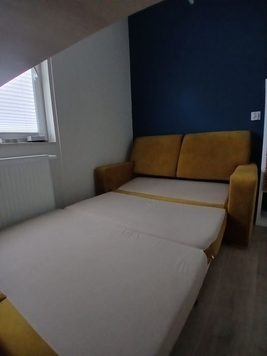 Sofa dwuosobowa żółta rozkładana Monty Agata meble 157*94 ( z dostawą)
