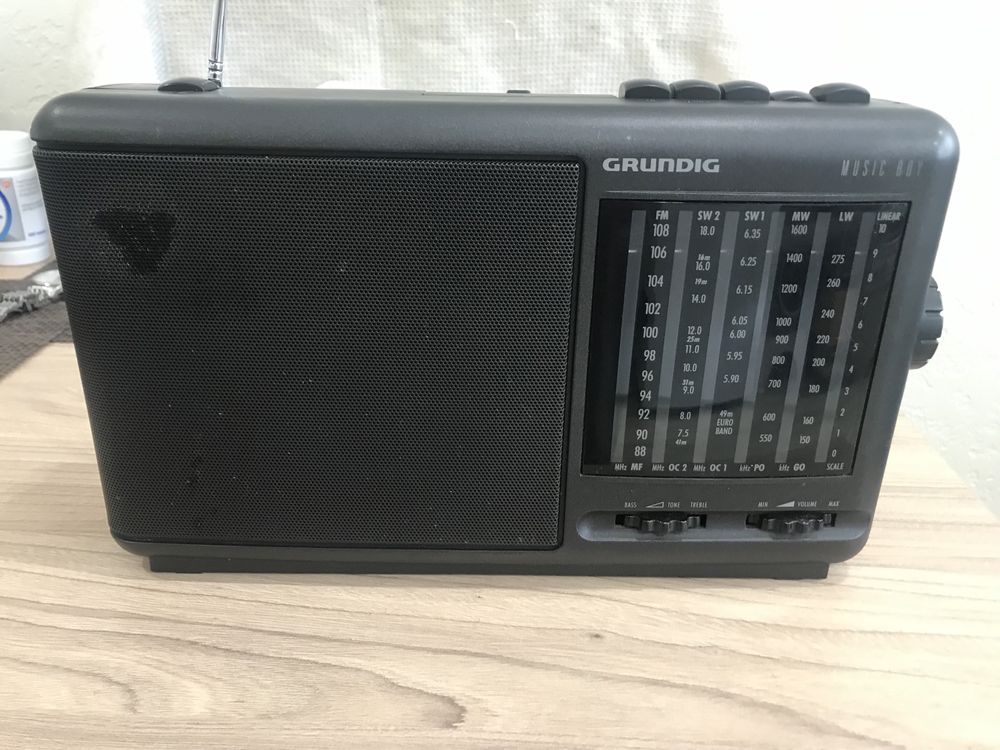 Радіоприймач Grundig Music Boy 175