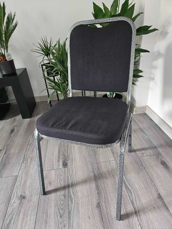 Krzesła stalowe z miękką poduszką
