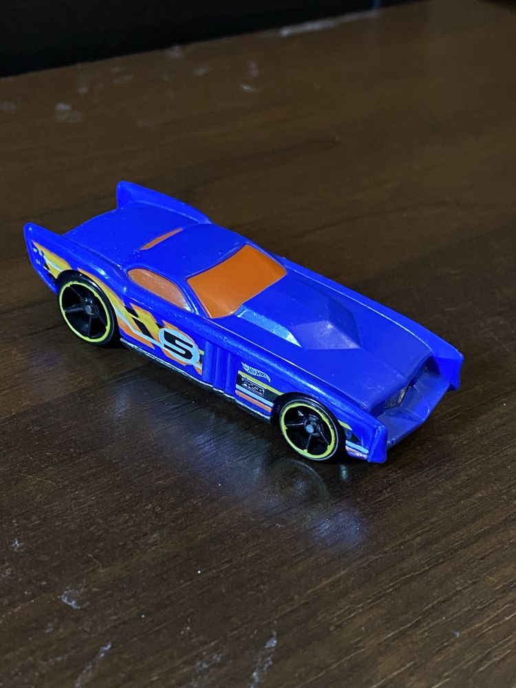 Машинки HotWheels