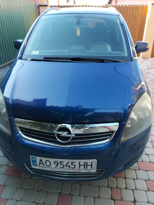 Опель зафіра 2010