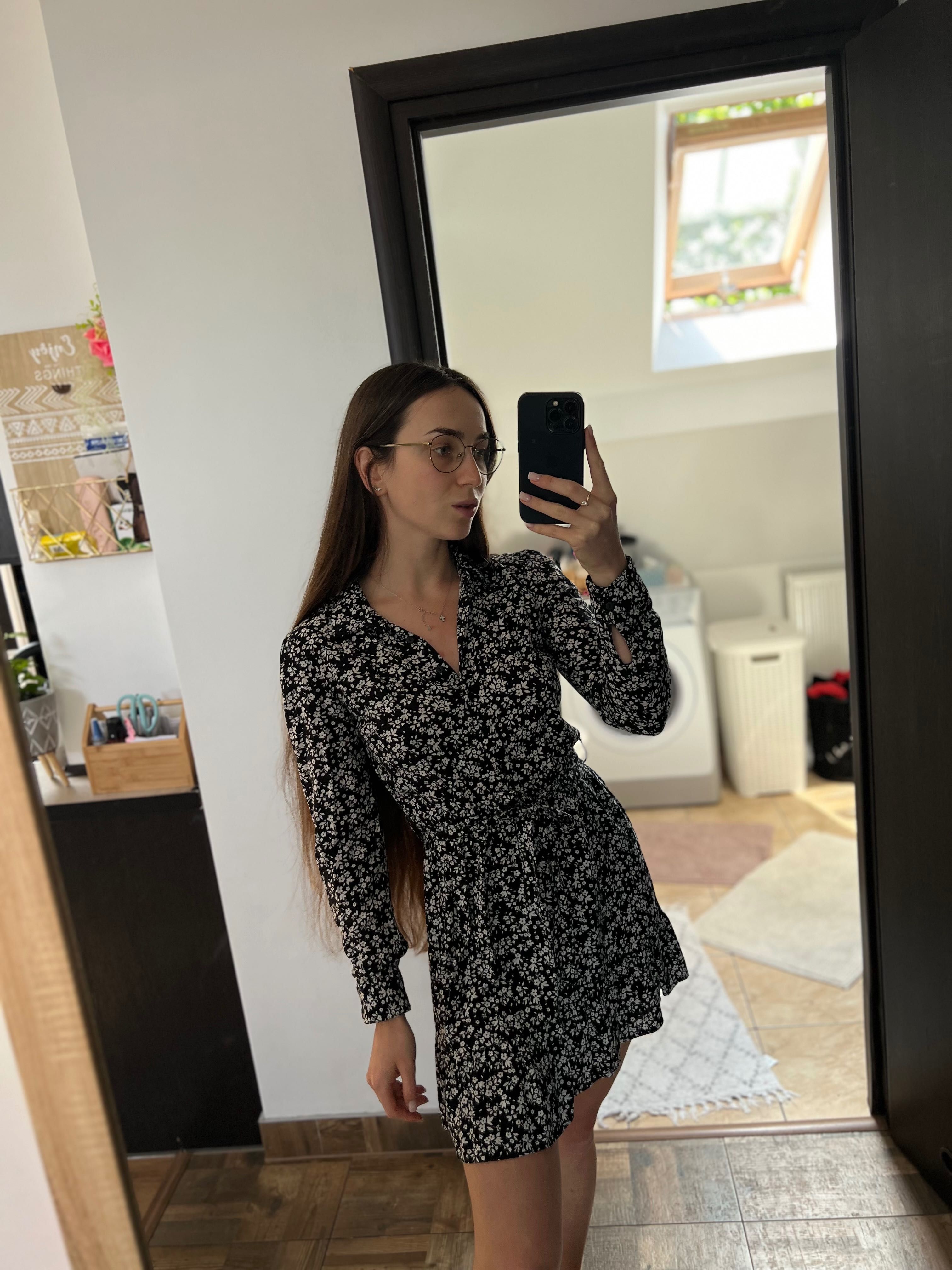 Sukienka w kwiaty CROPP