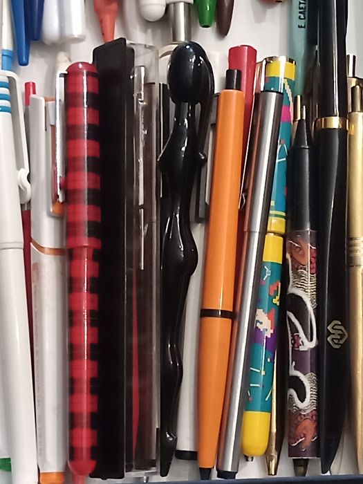 Lote de 100 canetas diversas marcas para colecionadores