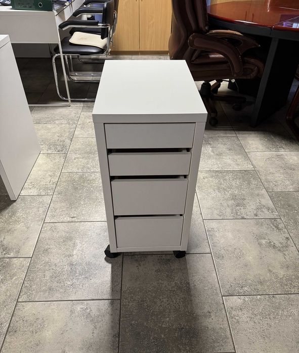 Письменный стол ИКЕА MICKE+Комод на колесах MICKE