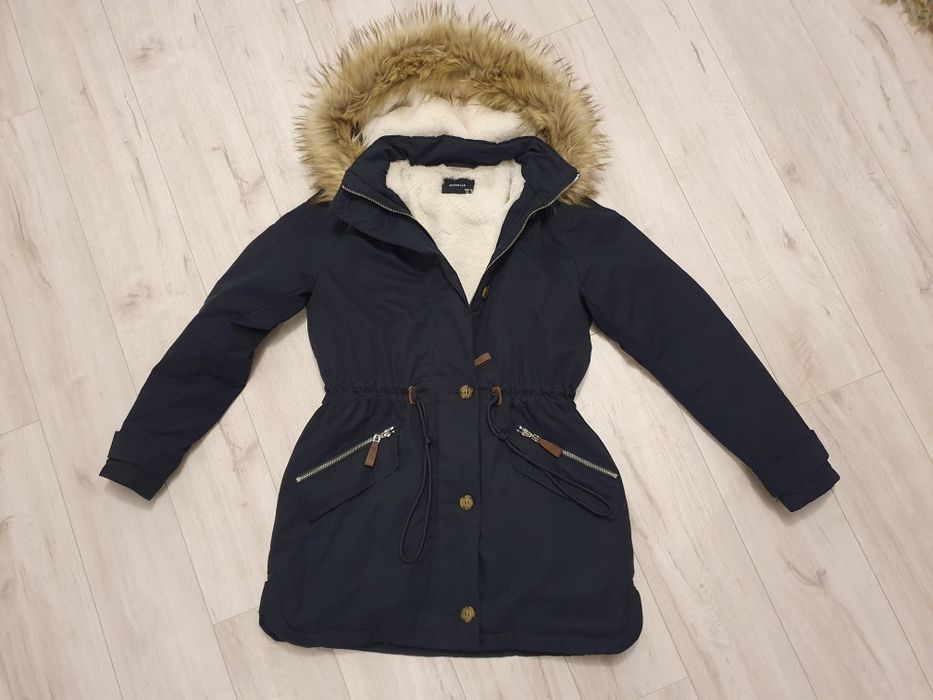 Nowy ocieplany płaszcz parka Reserved