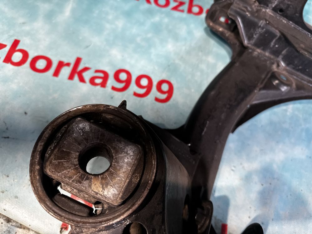 Подрамник балка vw Touareg Audi Q7 7L Cayenne передній підрамник