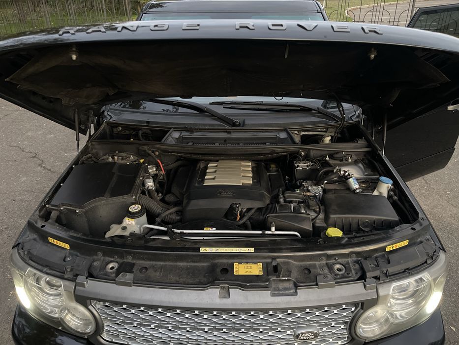 Продам Land Rover Range Rover 4.4 2007 года Официал