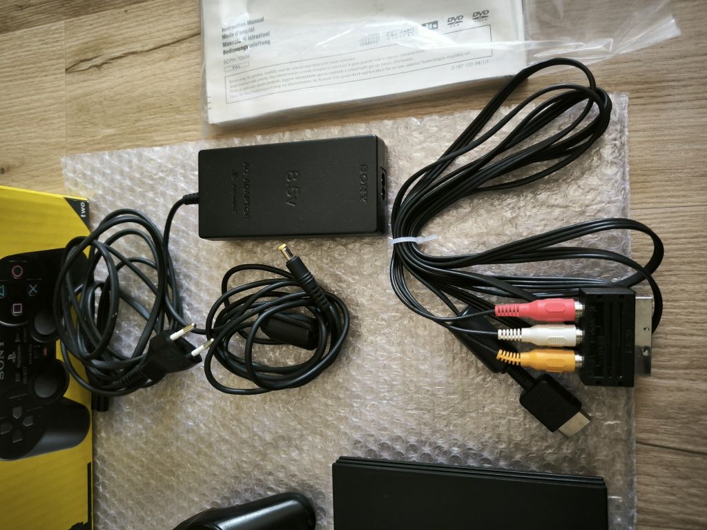 PlayStation 2 Slim 100% completa (Setúbal)
