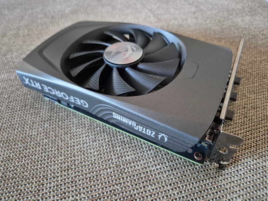 Placa gráfica Zotac nVidia RTX 4060 Solo (ITX)