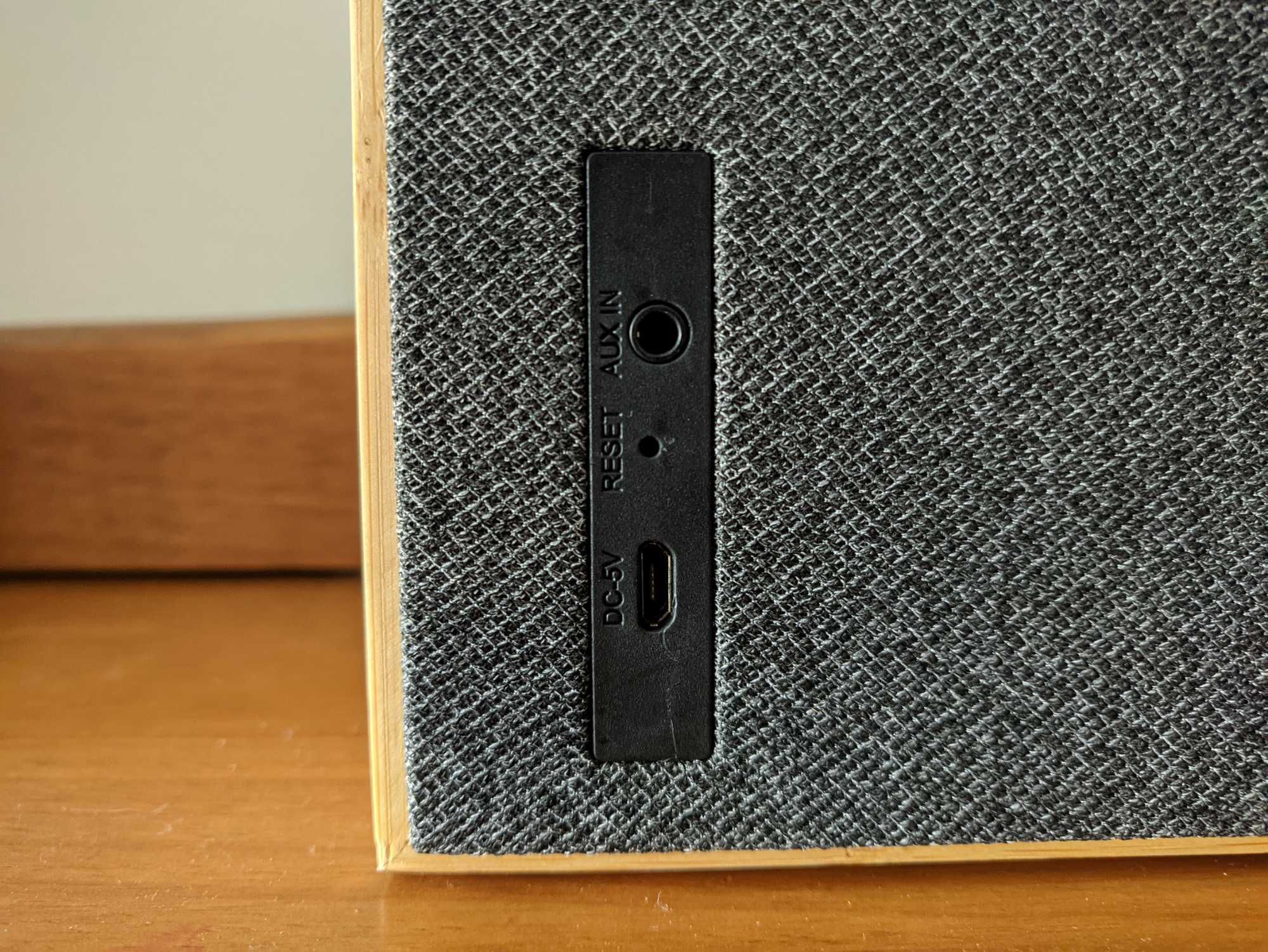 Coluna Bluethoot V5.0 Blitzwolf, em Bamboo, estilo Minimalista