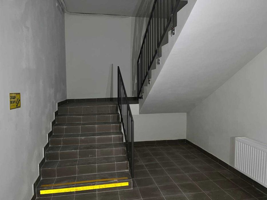 ПРОДАЖ. ФАСАД. ЦОКОЛЬ. Приміщення 60м | ЖК Варшавський 3