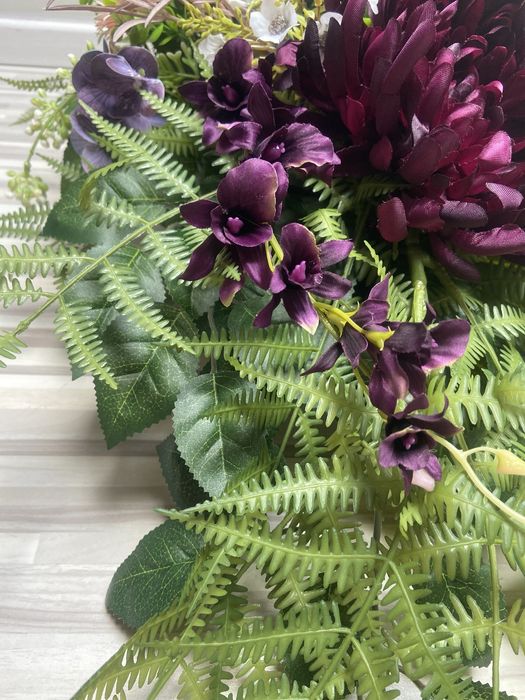 Kompozycja kwiaty sztuczne cmentarz