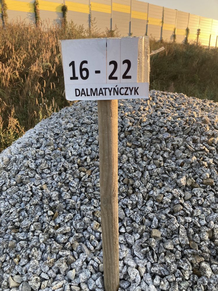 Kruszywa piasek siany plukany ziemia siana