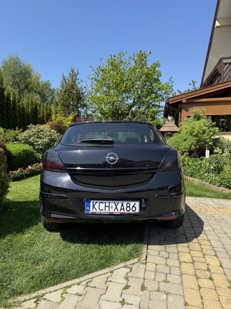 Opel Astra H gtc 1.7 cdti