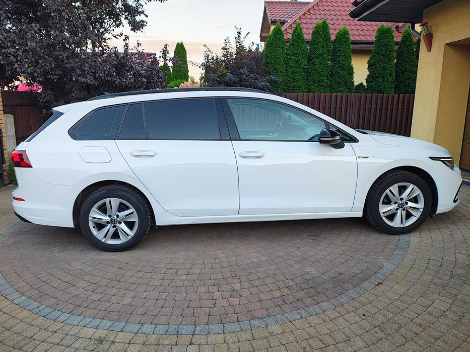 Volkswagen Golf VIII 1.5 TSI Evo Life/Salon PL /2021 r/ASO/2 kpl. opon
