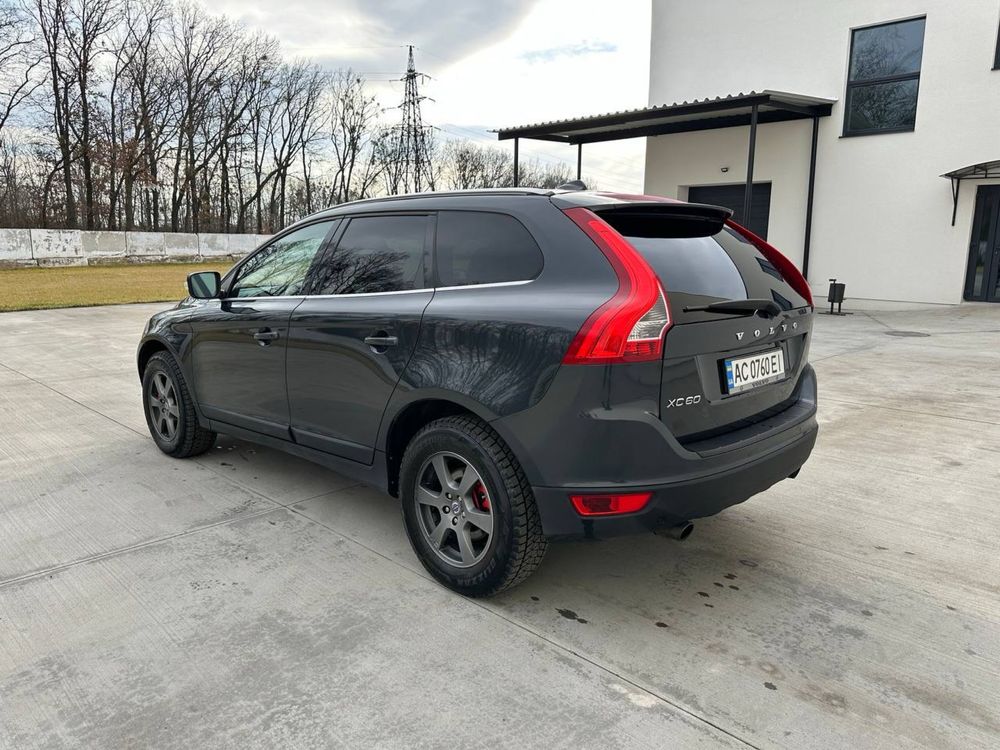 Продам Volvo xc60  2011