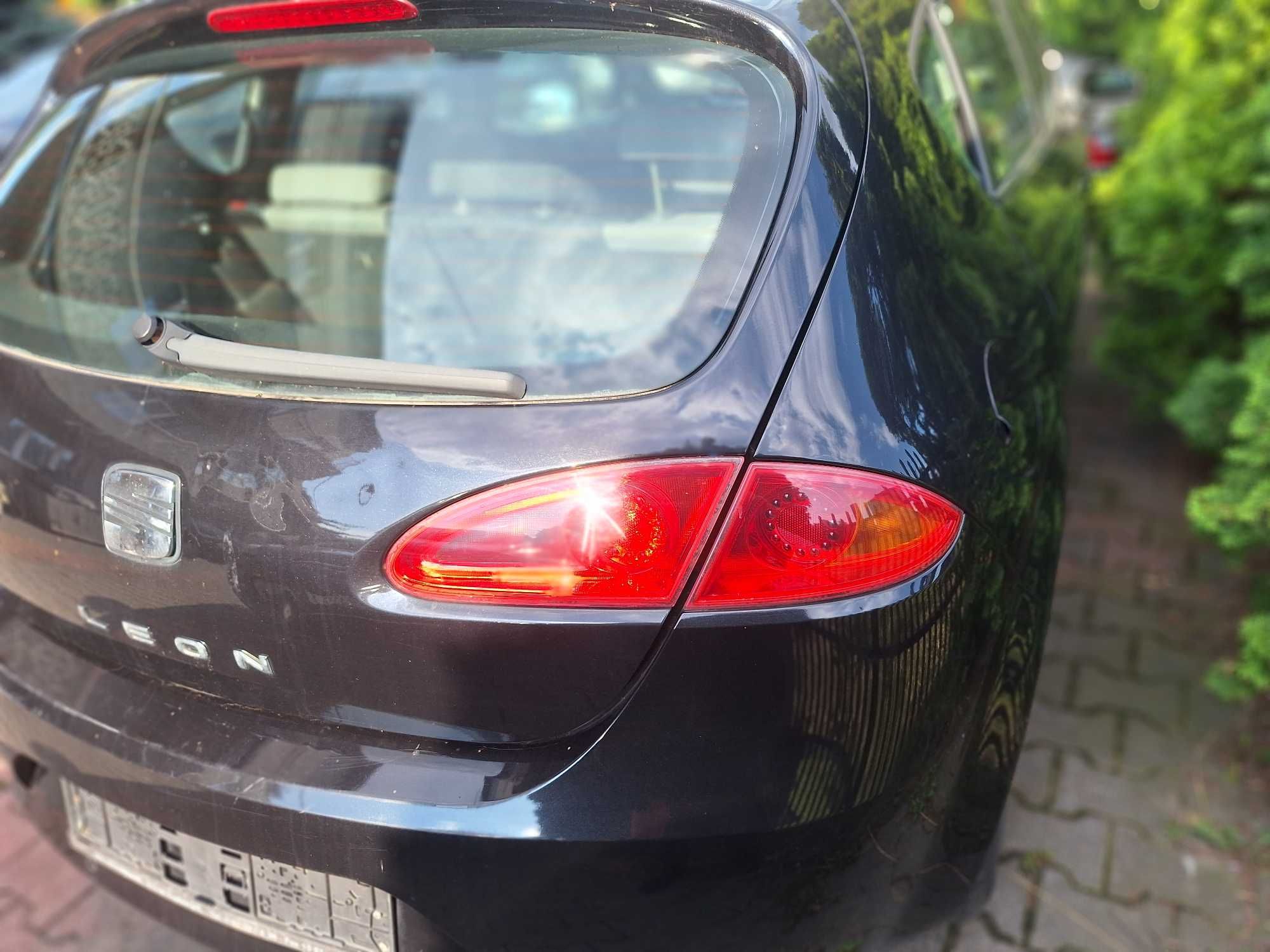 Seat Leon II lampy tylne w błotnik i klapę OE