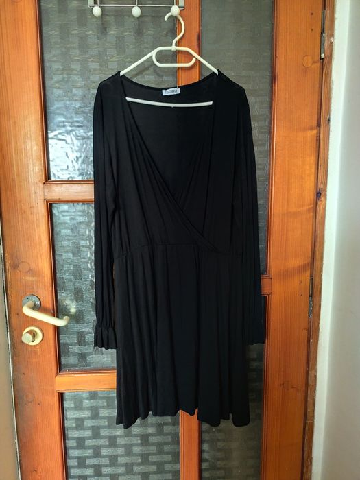 Świetna mała czarna, np na święta 4XL