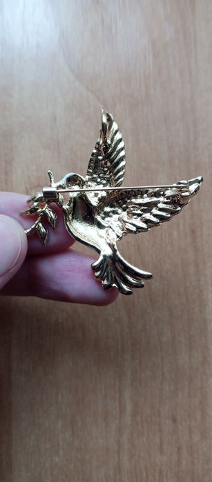 Брош Голуб Миру.