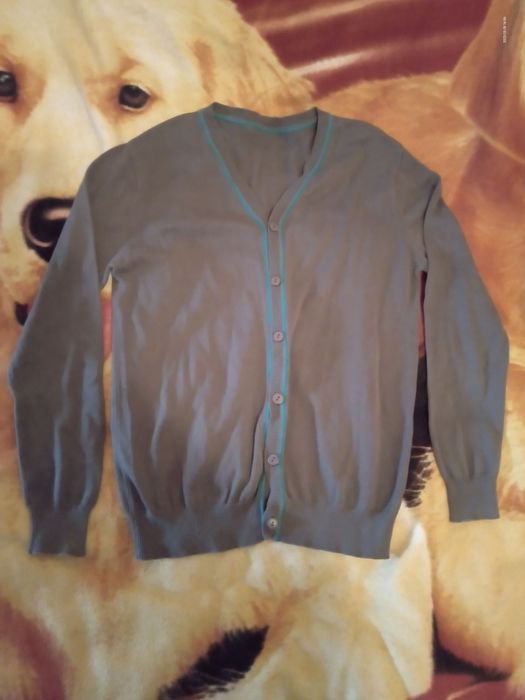 Sprzedam bardzo ładny sweterek dla chłopca rozmiar 152/158 cm