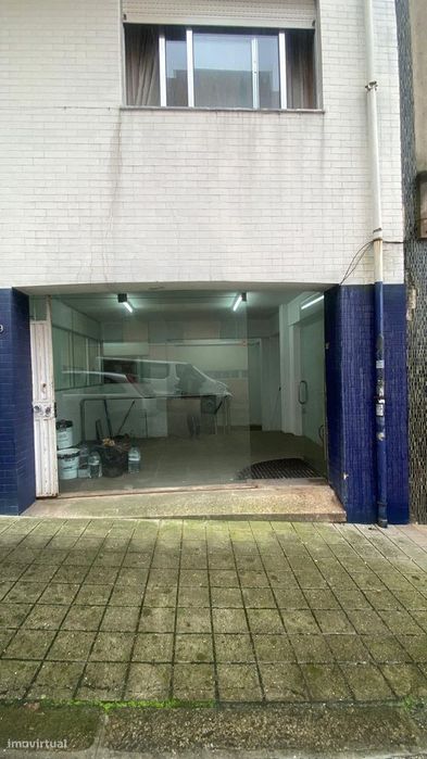 Loja/Armazém/Garagem com 123m2 - Rua do Zaire, Porto