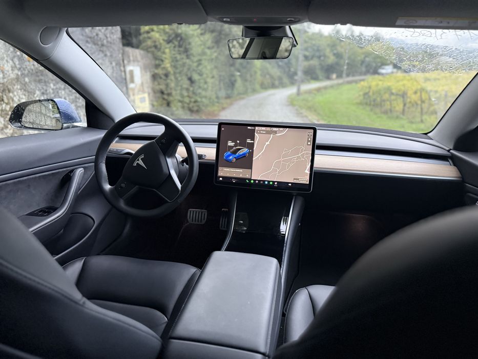 Tesla Model 3 long range Performance