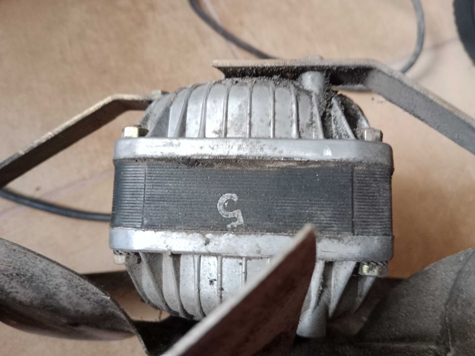 silnik elektryczny z wentylatorem obudowa