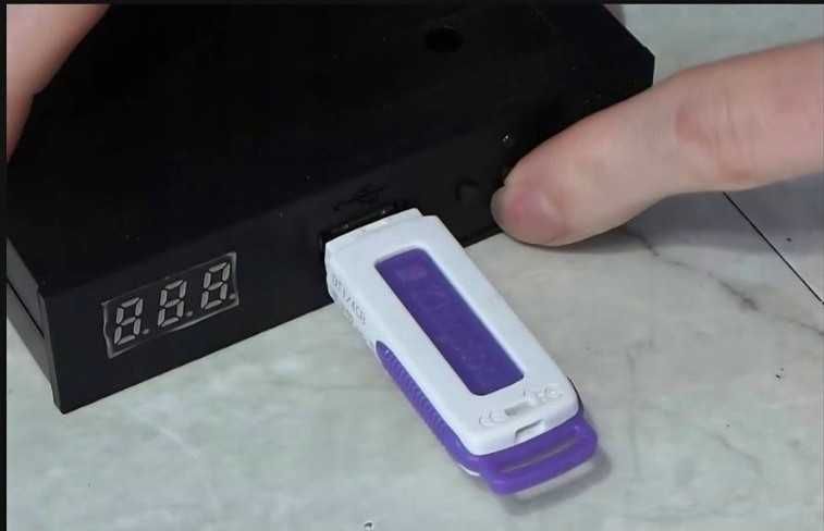 Pendrive do keyboardów z emulatorem dyskietek Yamaha Roland Korg Casio