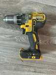 Wkrętarka DeWalt DCD796 przerywa