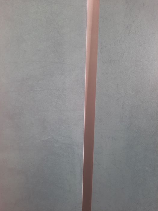 Плитка на инсталяцыя,все вырезано только приклеить