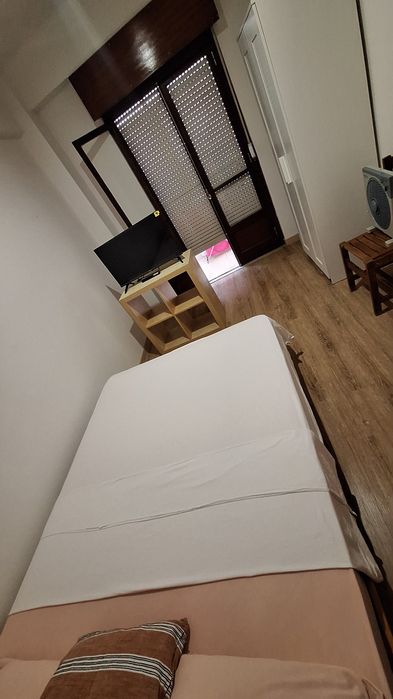 Arrenda-se quarto