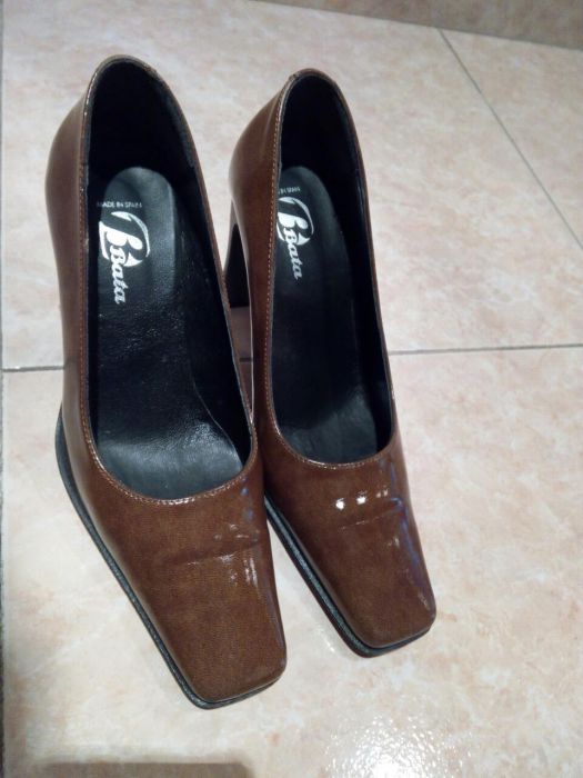 Vendo sapatos senhora da Bata, N°37 como novos