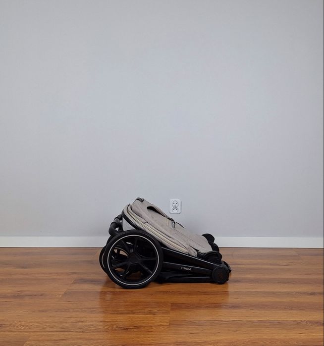 Wózek 3w1 Venicci Tinum SE 2.0 + fotelik Avionaut Pixel