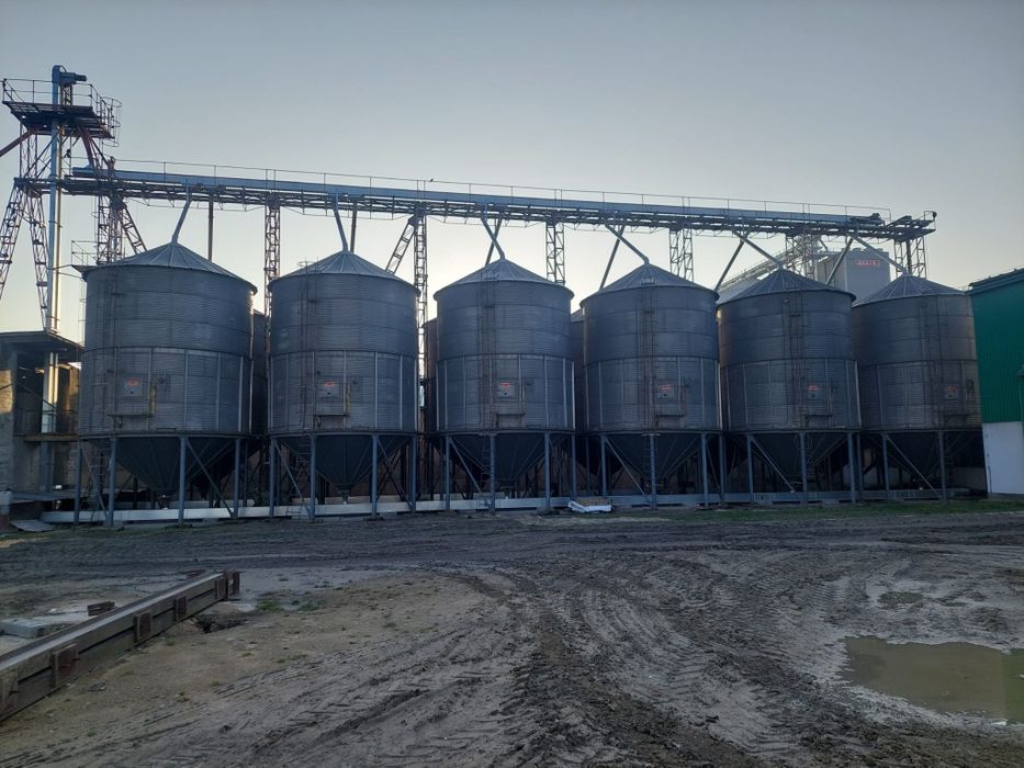 Konstrukcja nad silosy zbożowe bin pod redlery. Pomost górny 50mb