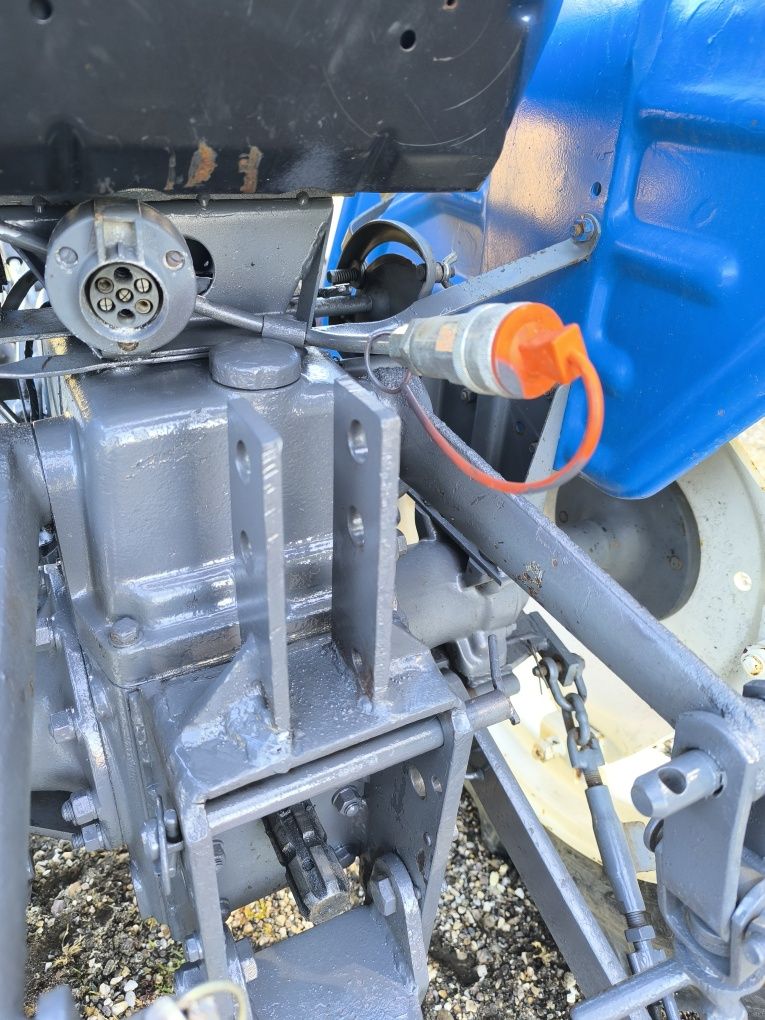 Trator com documentos de 20 cavalos 4x4