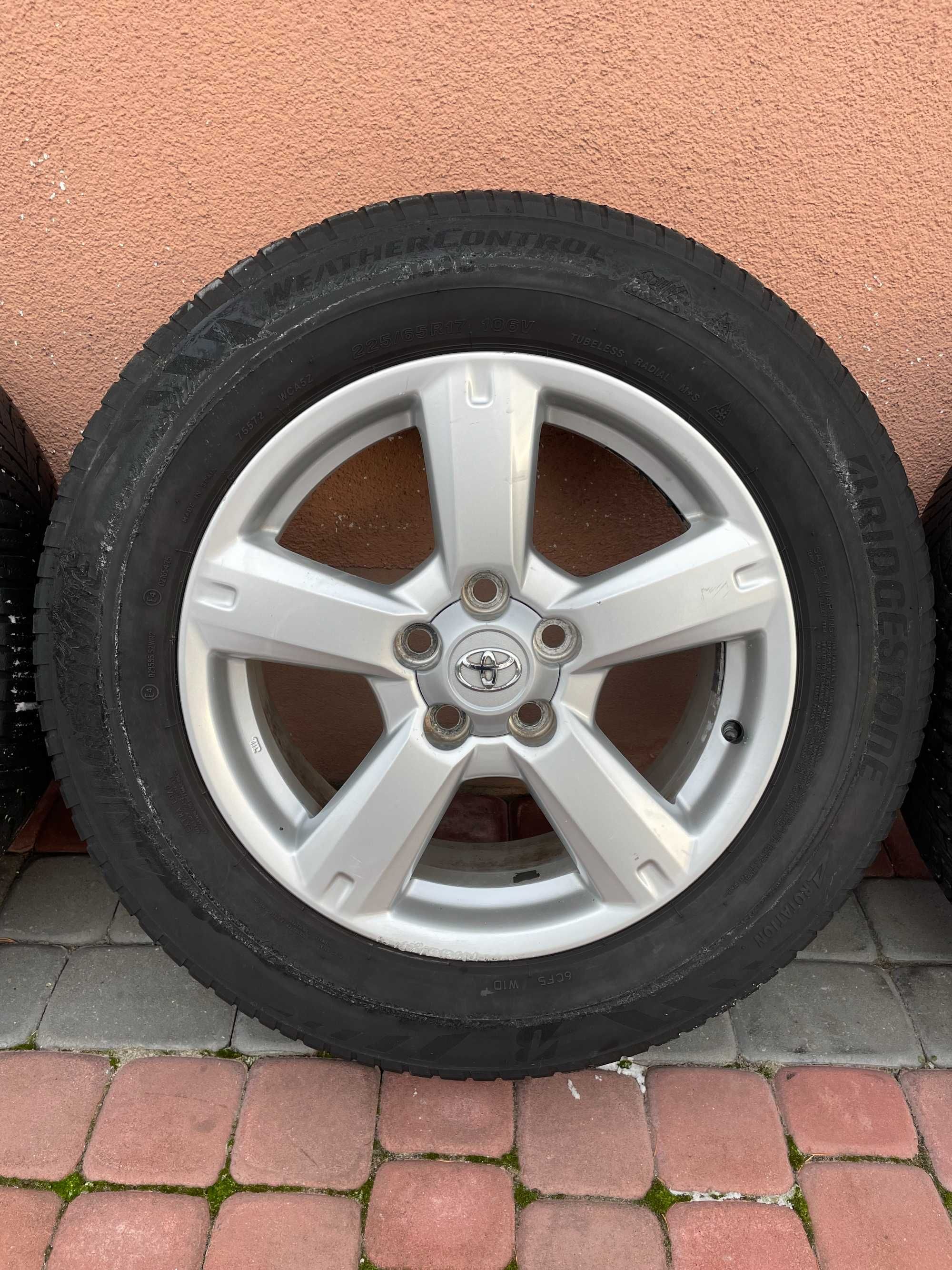 Komplet Kół Toyota Rav4 R17 5 x 114,3 Oryginał