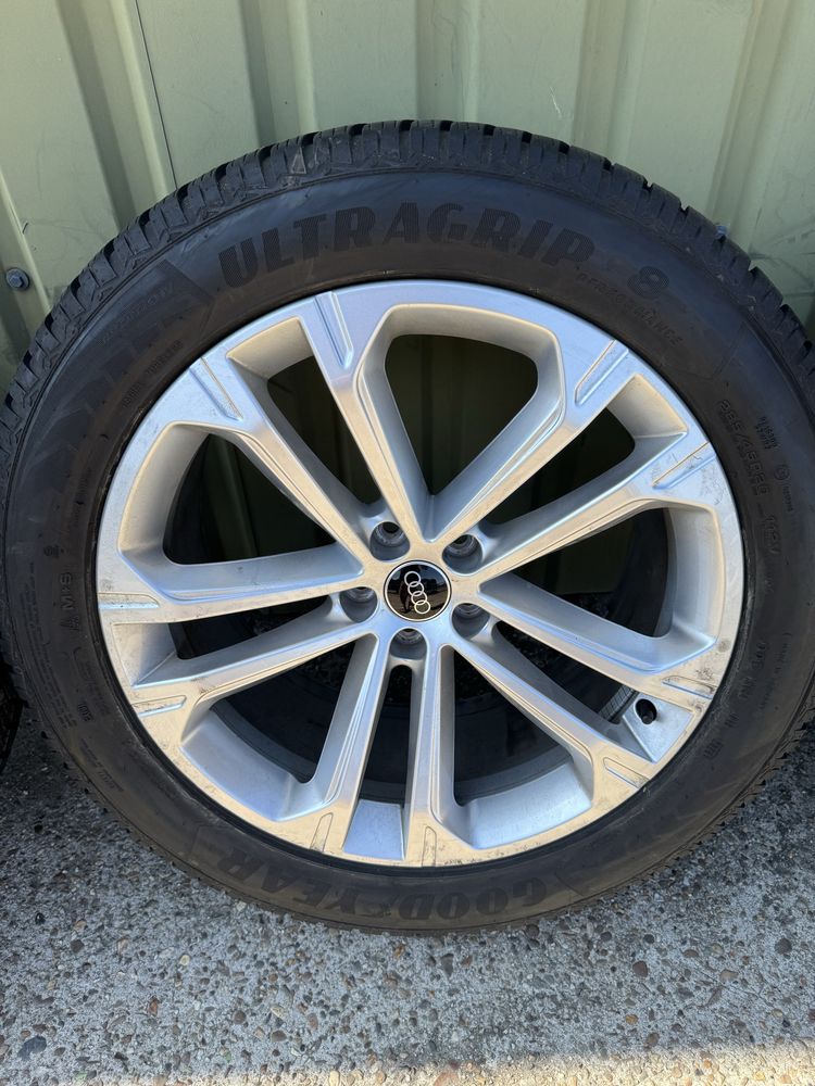 Диски Audi Q7 R20 оригінал з зимовими шинами Goodyear 8MM 2024