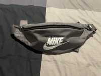 Bolsa Nike Cinzenta