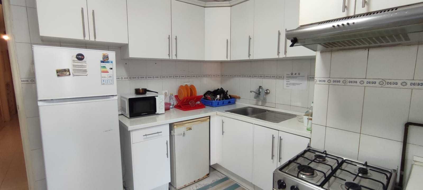 Quarto junto metro Arroios Com Recibo e Despesas incluidas