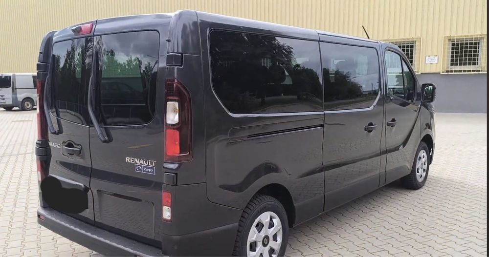 Wynajem  busa 9 osobowego Poznań Renault traffic long